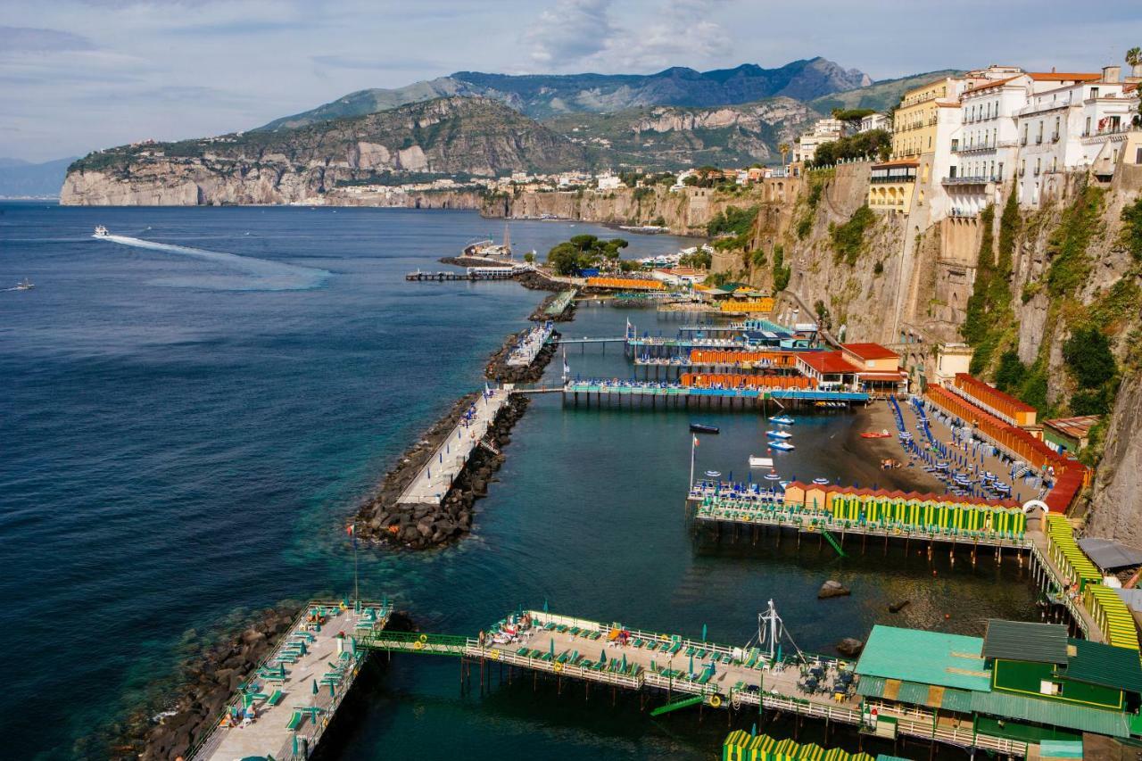Le Muse Suite Sorrento Bagian luar foto