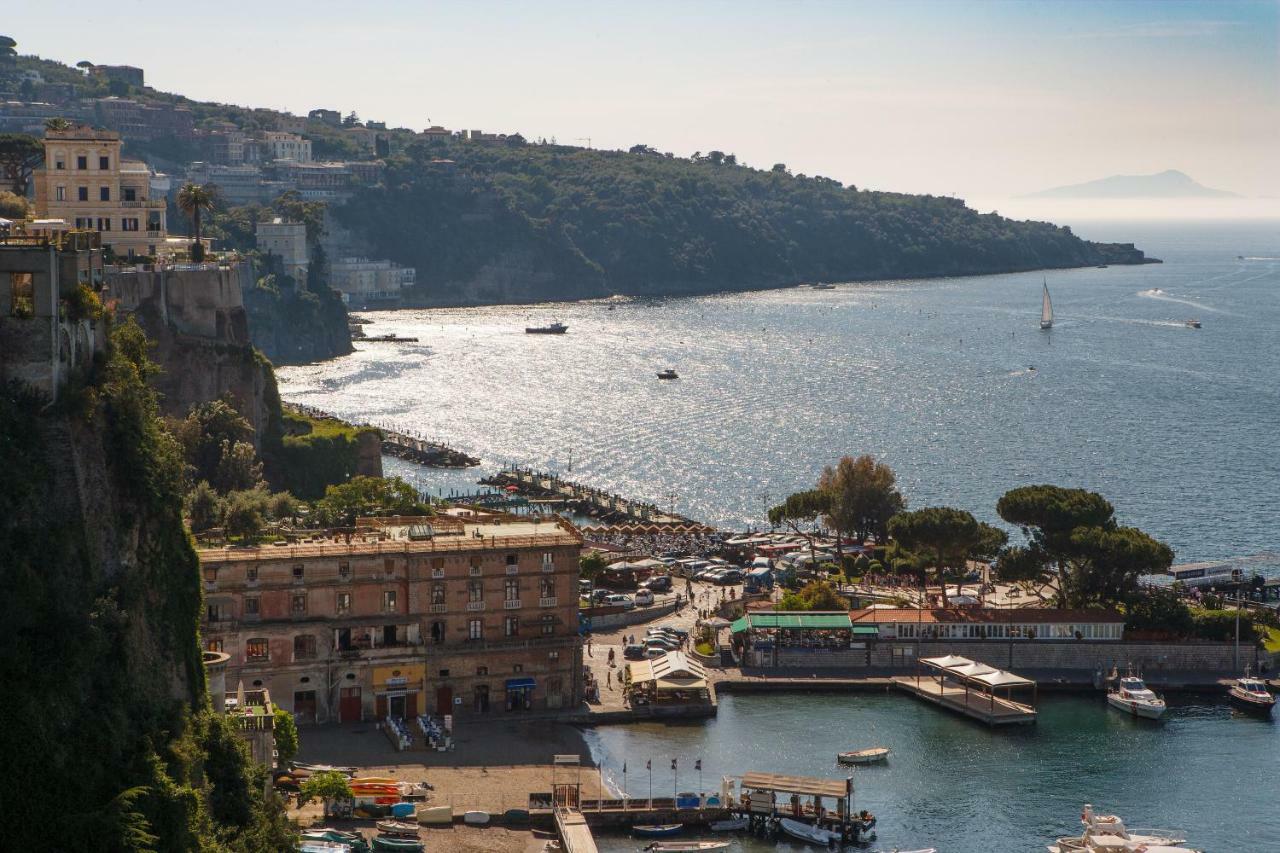 Le Muse Suite Sorrento Bagian luar foto