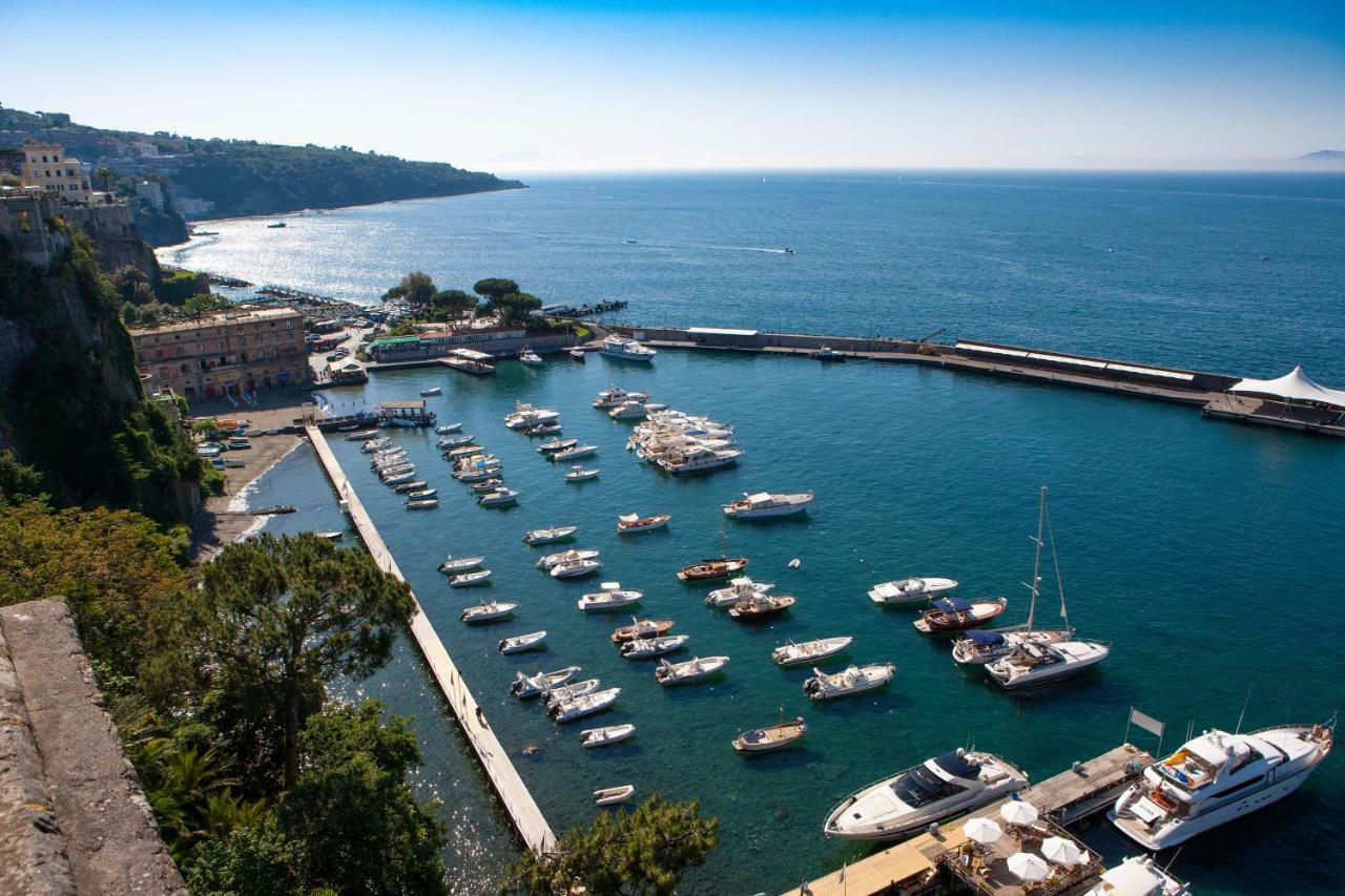 Le Muse Suite Sorrento Bagian luar foto